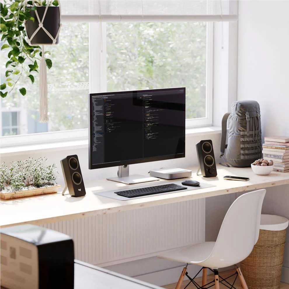 ALOGIC Clarity 27" UHD 4K Monitor with 90W PD - Image 9