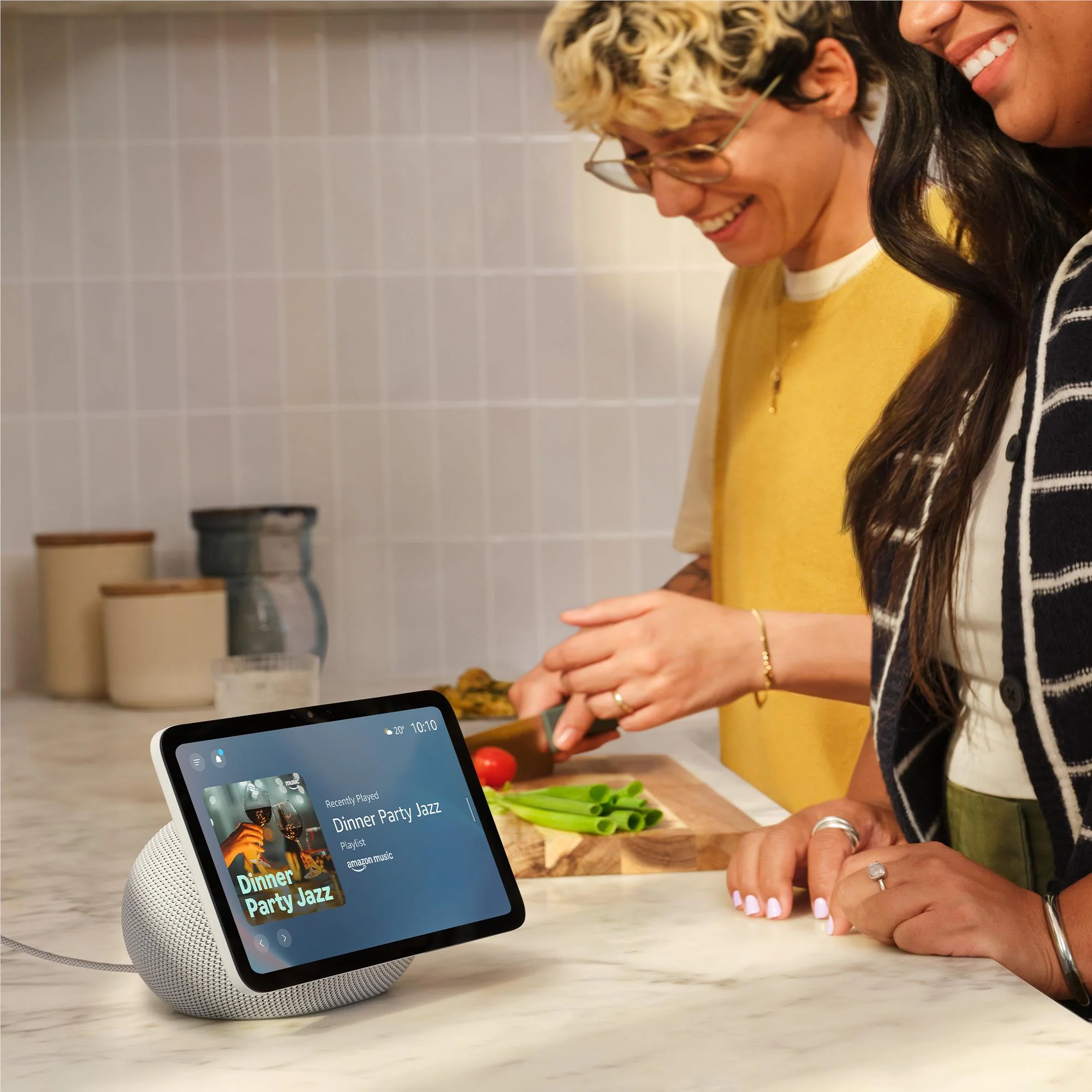 Amazon Echo Show 8 (Glacier White)[2025] - Image 2