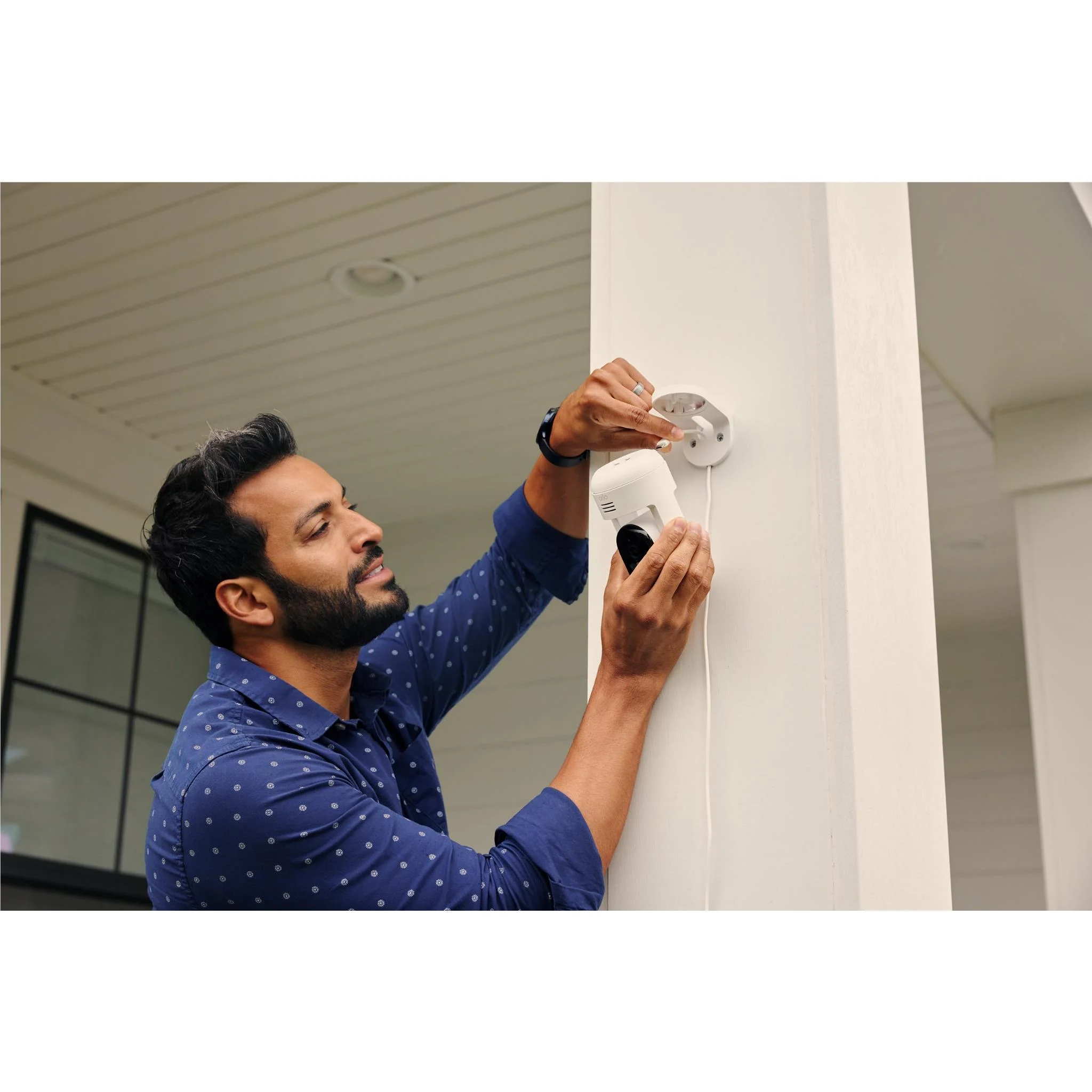 Arlo Essential Pan Tilt 2K Outdoor Plug-In Security Camera - Image 11