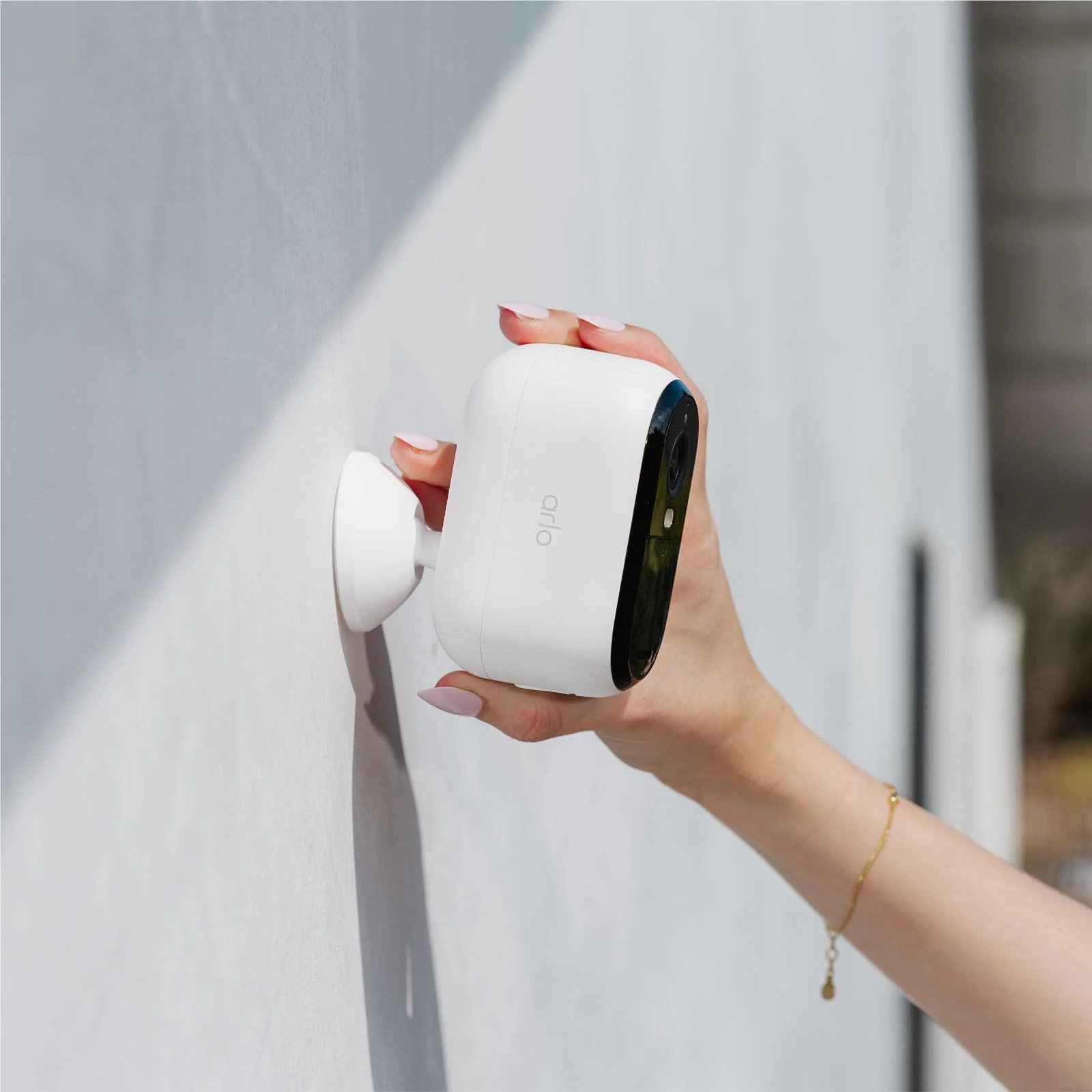 Arlo Essentials (3rd Gen) 2K Outdoor Security Camera Solar Bundle Kit [4 Pack] + 6M Subscription - Image 8
