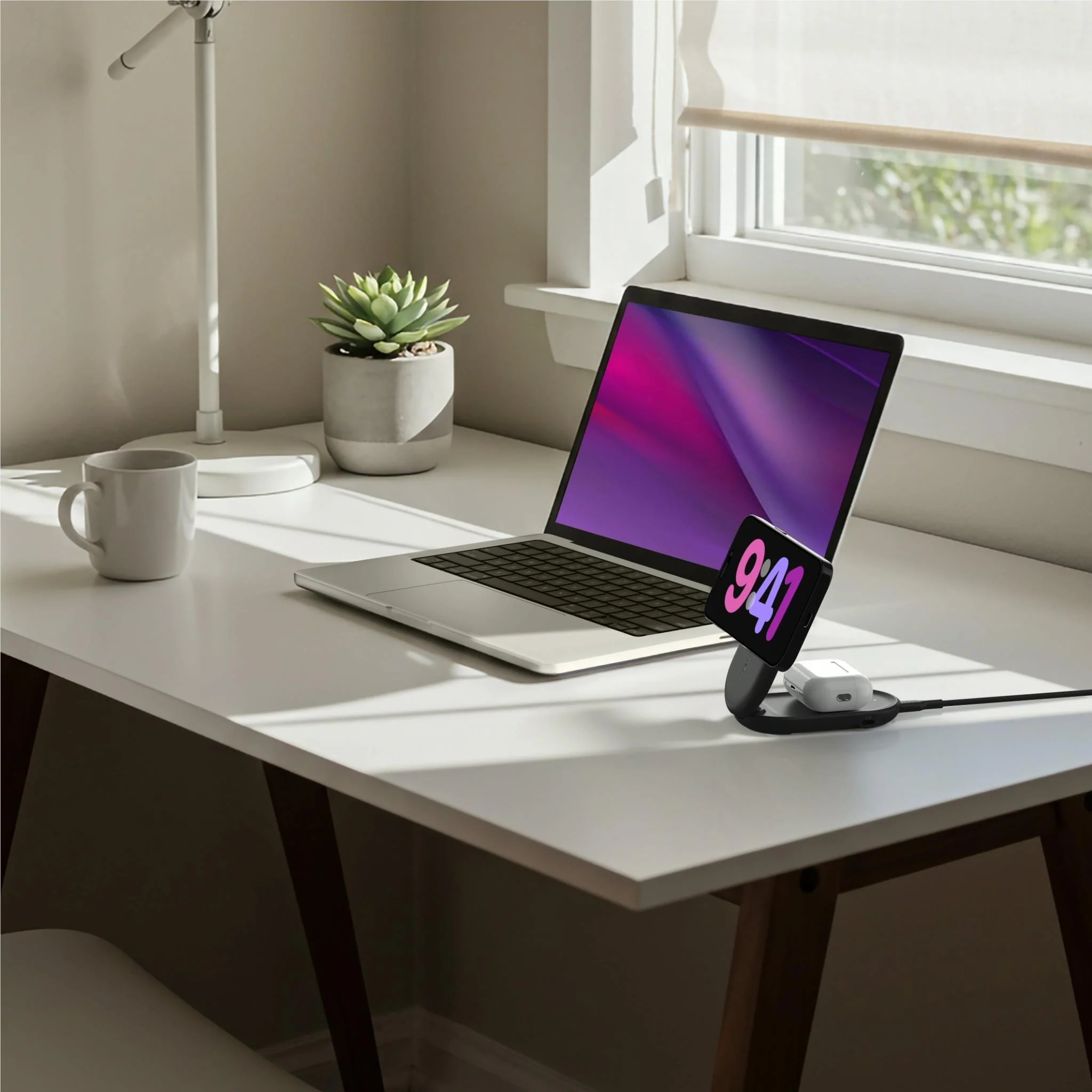 Belkin UltraCharge 2-in-1 Foldable Qi2 25W Magnetic Charger (Black) - Image 8