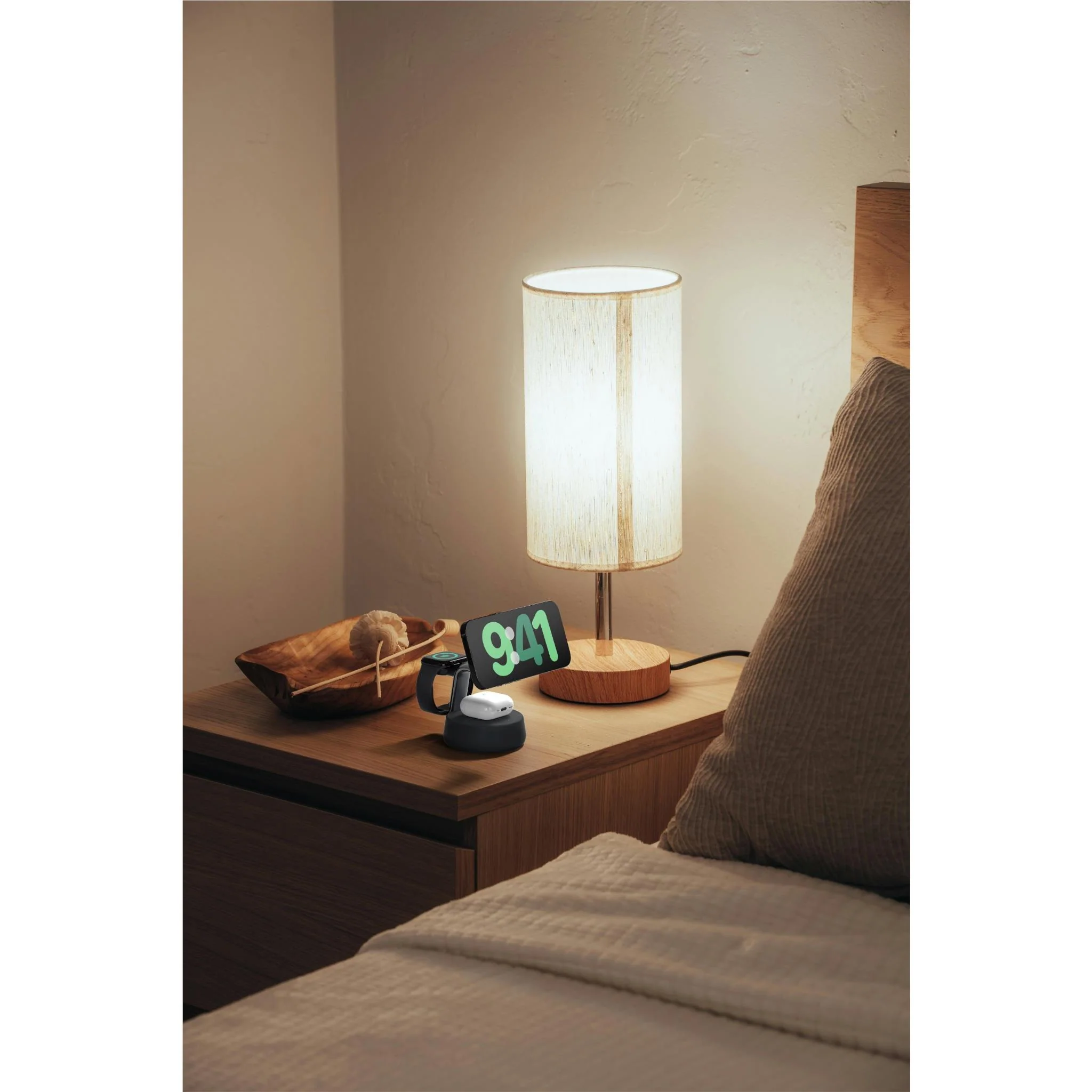 Belkin UltraCharge Pro 3-in-1 Magnetic Qi2 25W Charging Dock (Charcoal) - Image 6