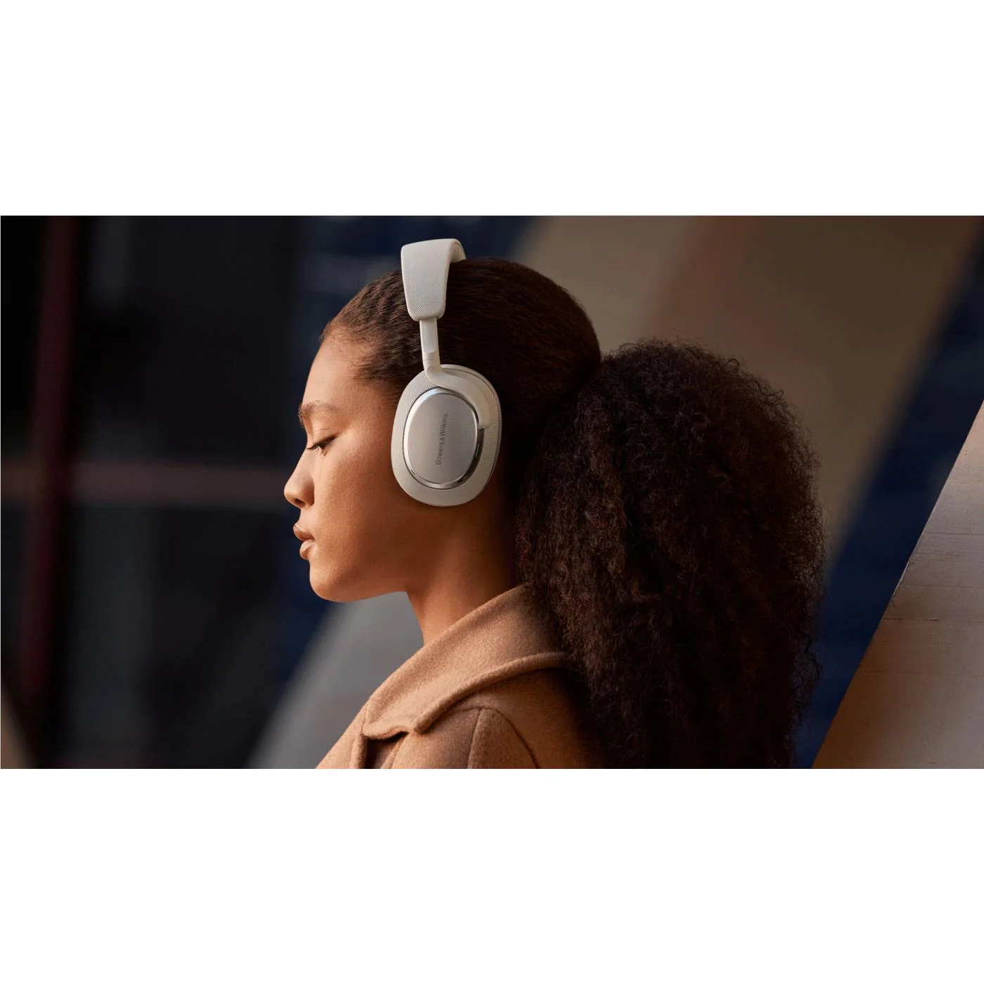 Bowers & Wilkins PX7 S3 Noise-Cancelling Over-Ear Headphones (Canvas White) - Image 6
