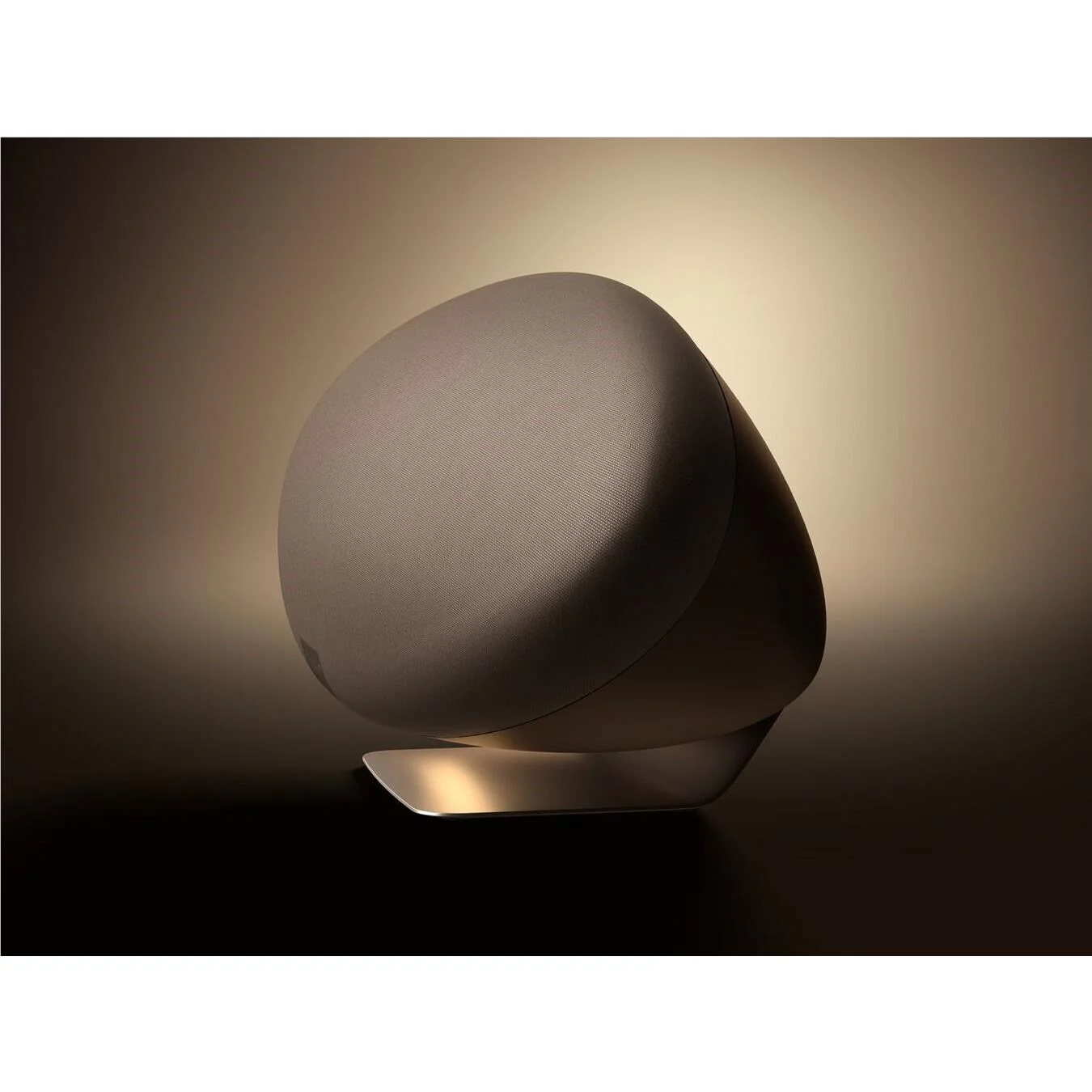 Bowers & Wilkins Zeppelin Pro Edition Speaker (Solar Gold) - Image 7