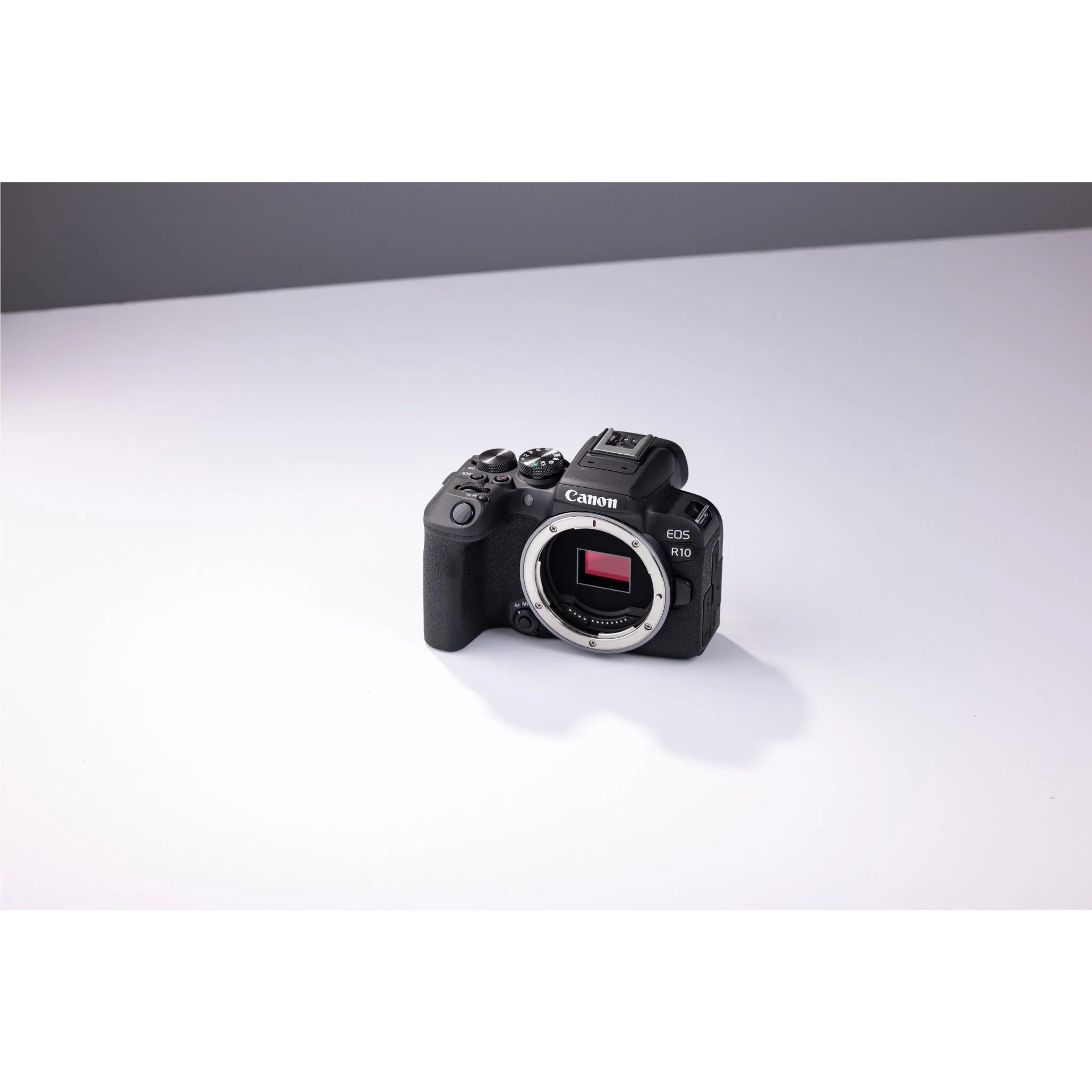 Canon EOS R10 Mirrorless Camera with RFS 18-45STM Lens - Image 9