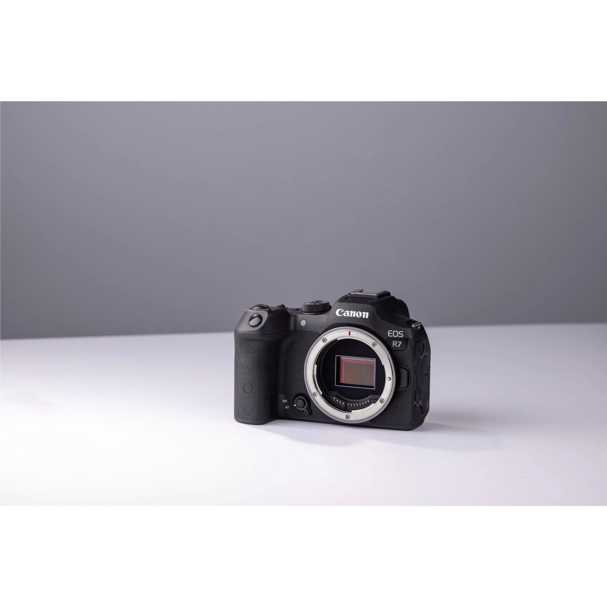Canon EOS R7 Mirrorless Camera with RFS 18-150STM Lens - Image 8