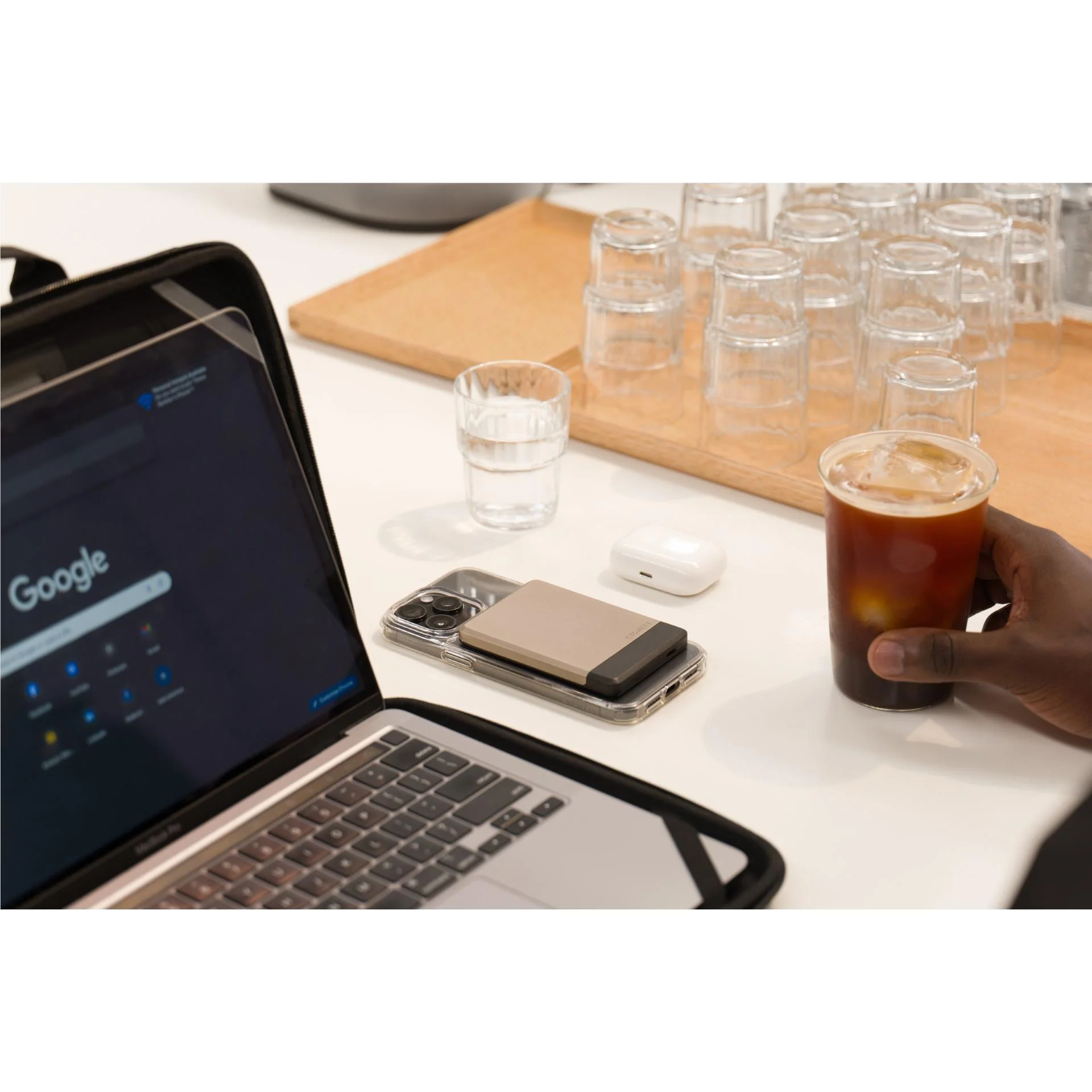 Cygnett MagSlim Magnetic Wireless Power Bank [5K] (Champagne) - Image 10