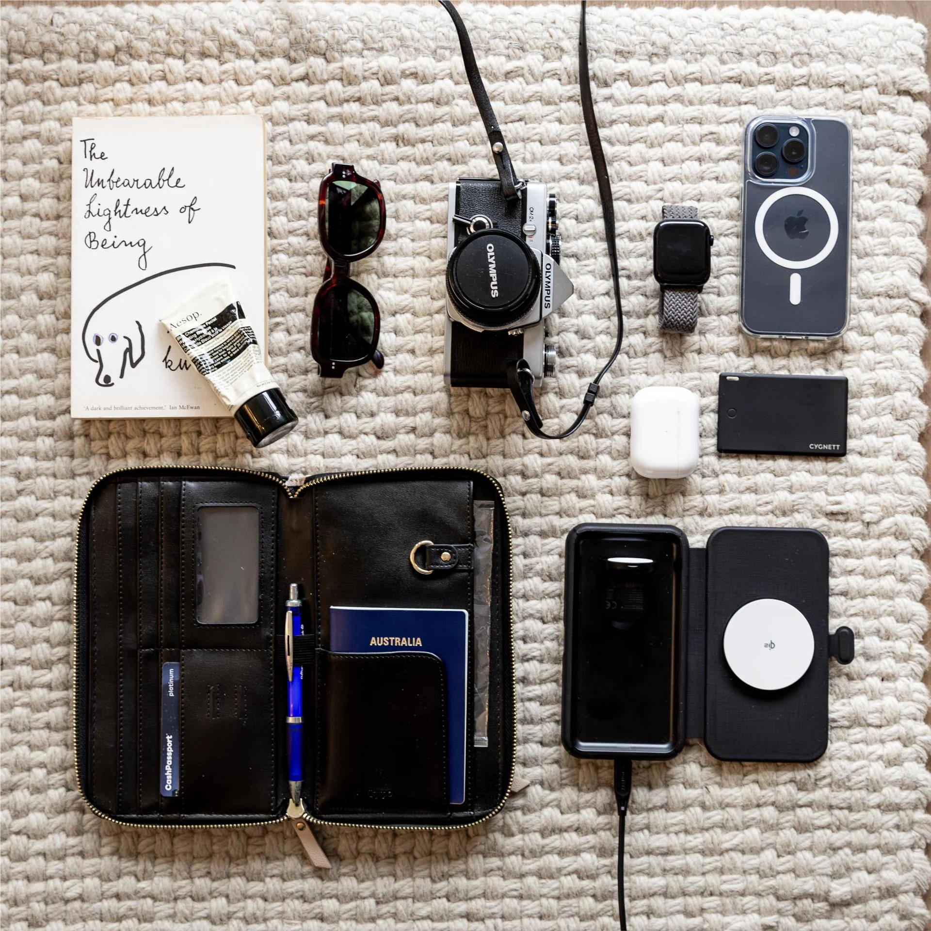 Cygnett Voyager MagTravel 3-in-1 Wireless Charger - Image 7