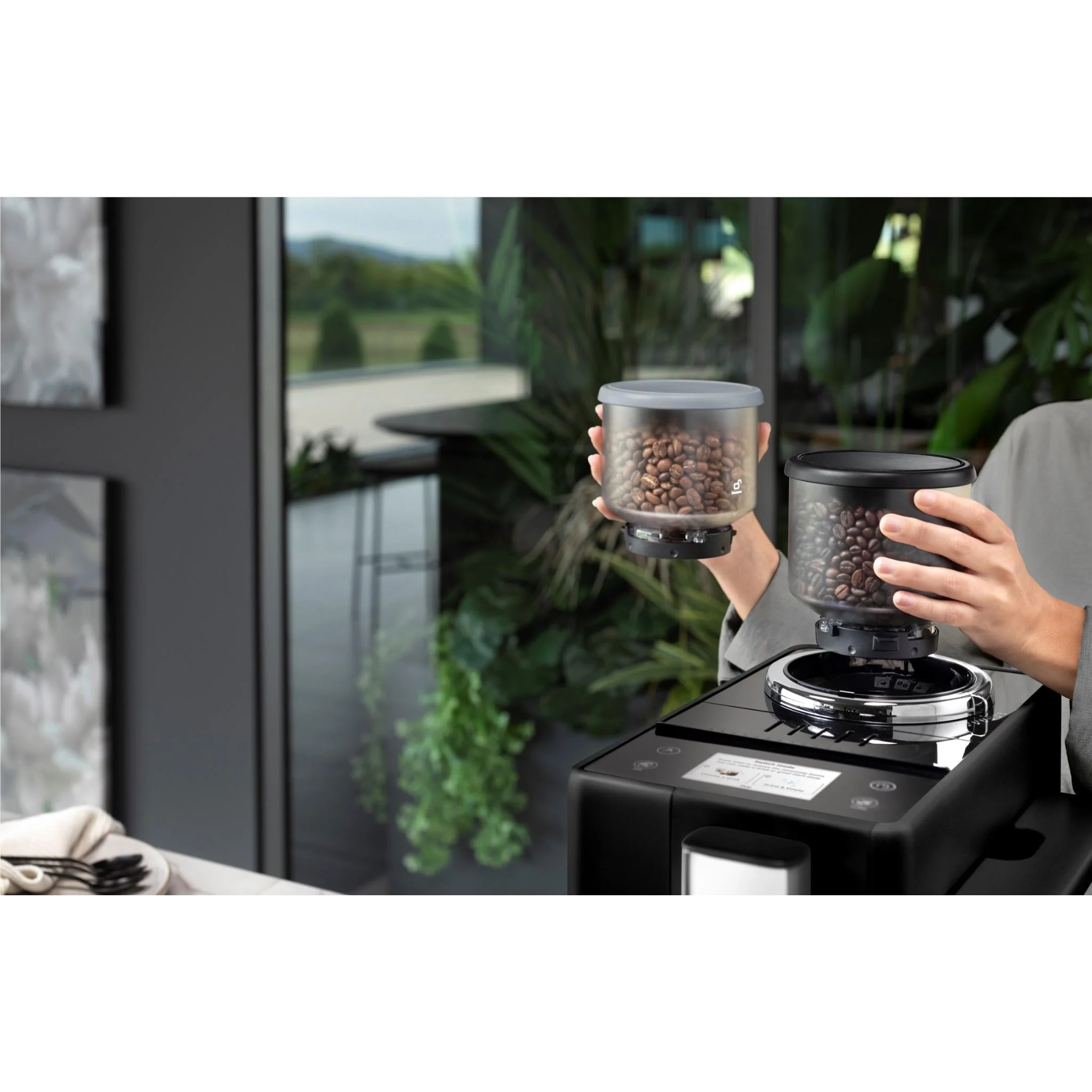 De'Longhi Rivelia Fully Automatic Coffee Machine (Onyx Black) - Image 5