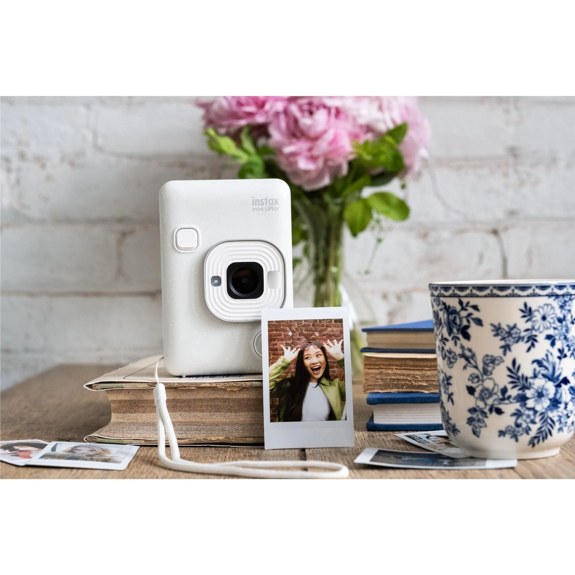 Fujifilm instax mini LiPlay C Instant Camera and Smartphone Printer (Misty White) - Image 10