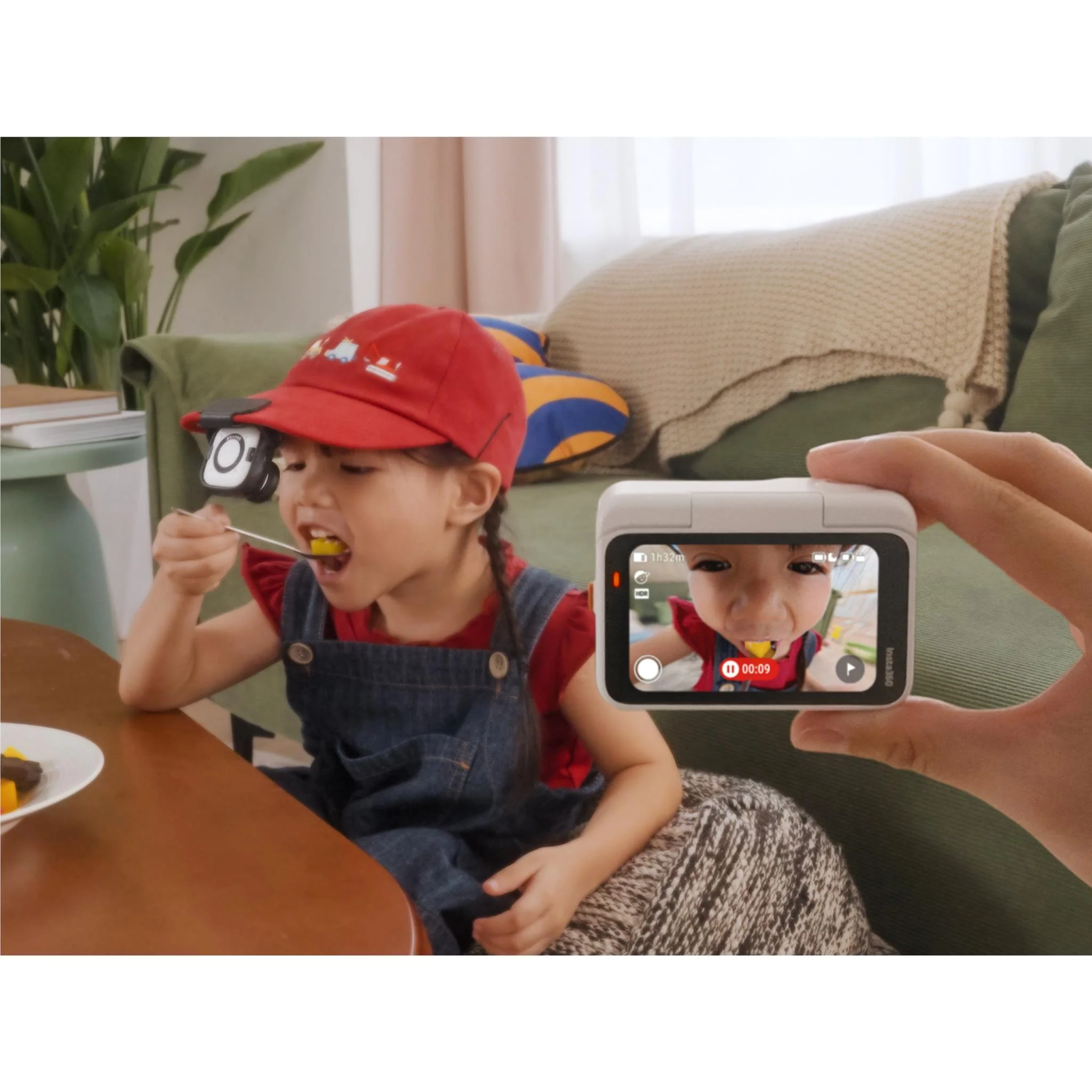 Insta360 GO Ultra Standard Bundle (Arctic White) - Image 12