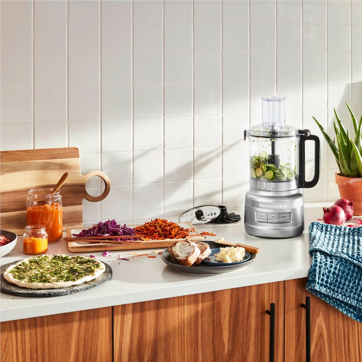 KitchenAid KFP0921 9 Cup Food Processor (Contour Silver) - Image 7