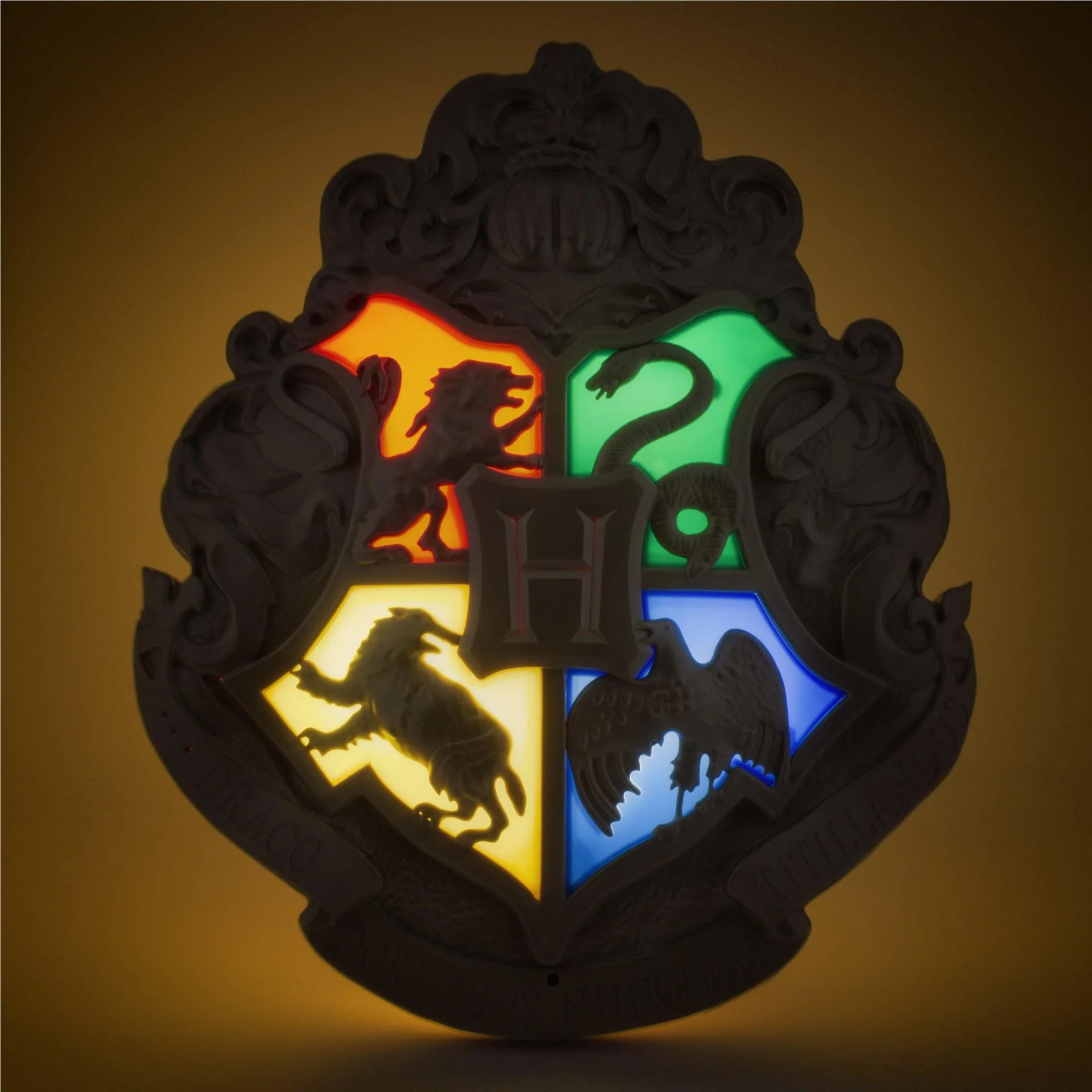 Paladone Harry Potter Crest Light with Wand Remote - Image 2