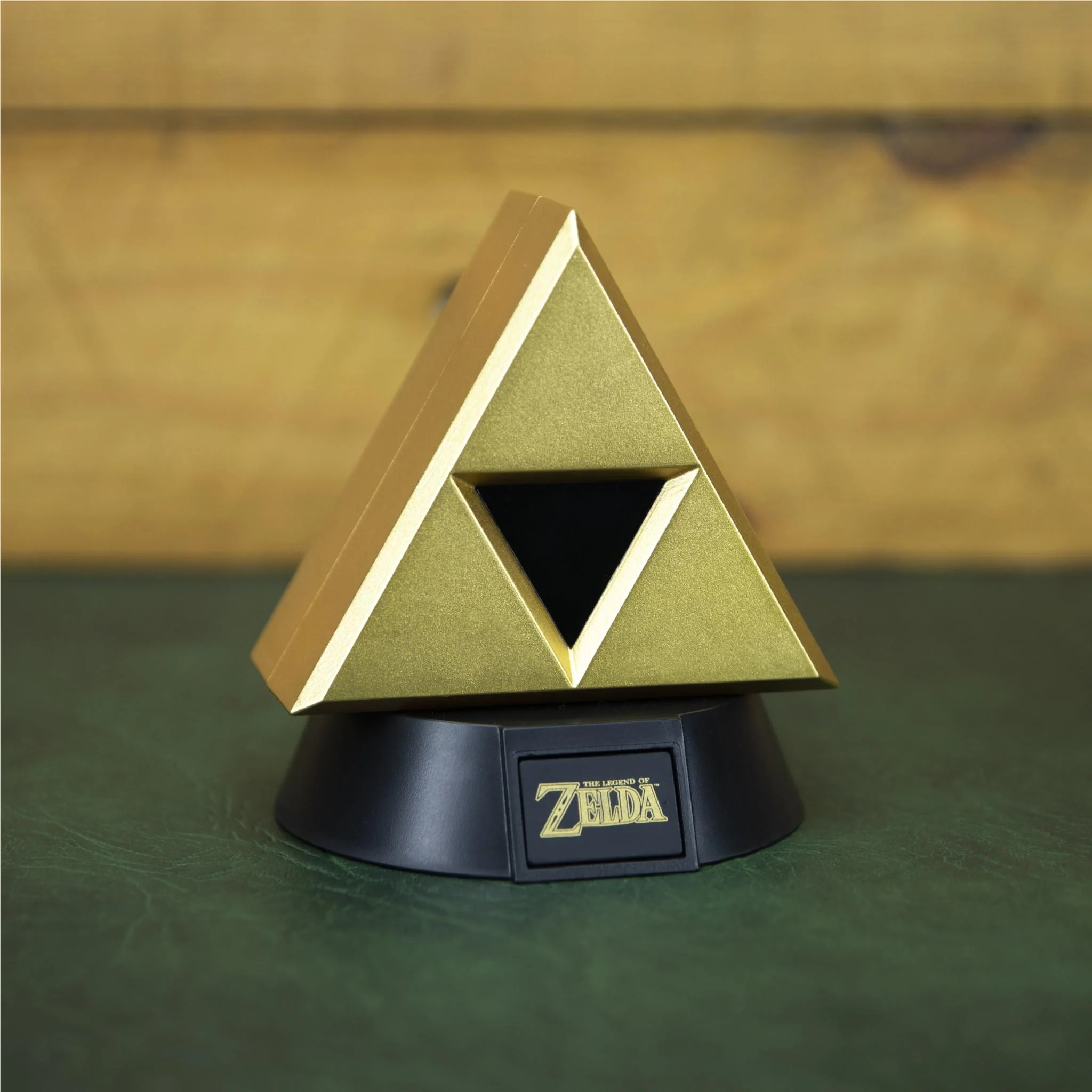 Paladone Icons Light (The Legend of Zelda - Gold Triforce) - Image 2