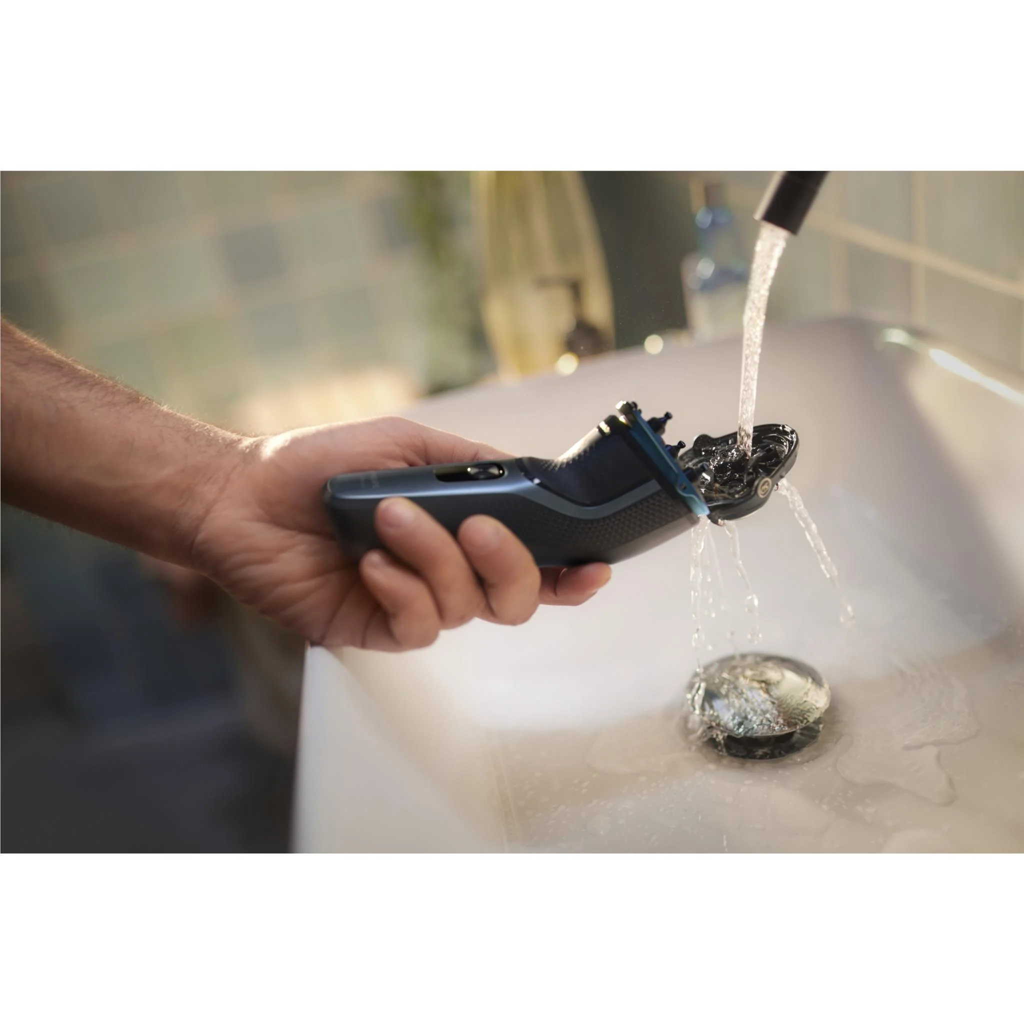 Philips Shaver Series 3000 Wet & Dry Electric Shaver - Image 7