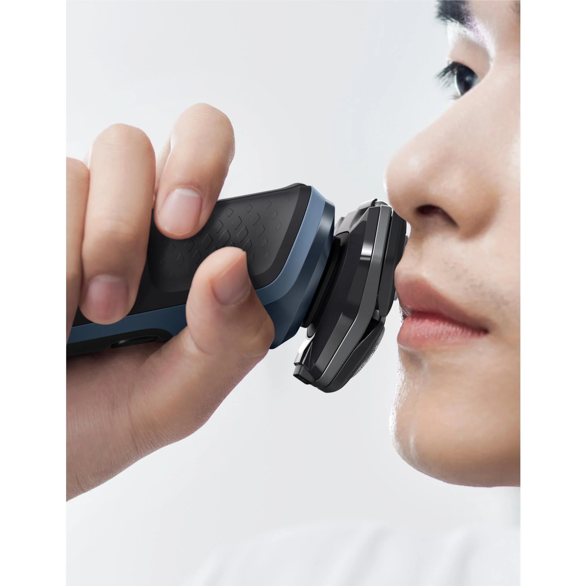 Philips Shaver Series 5000 SkinIQ Wet & Dry Electric Shaver - Image 10