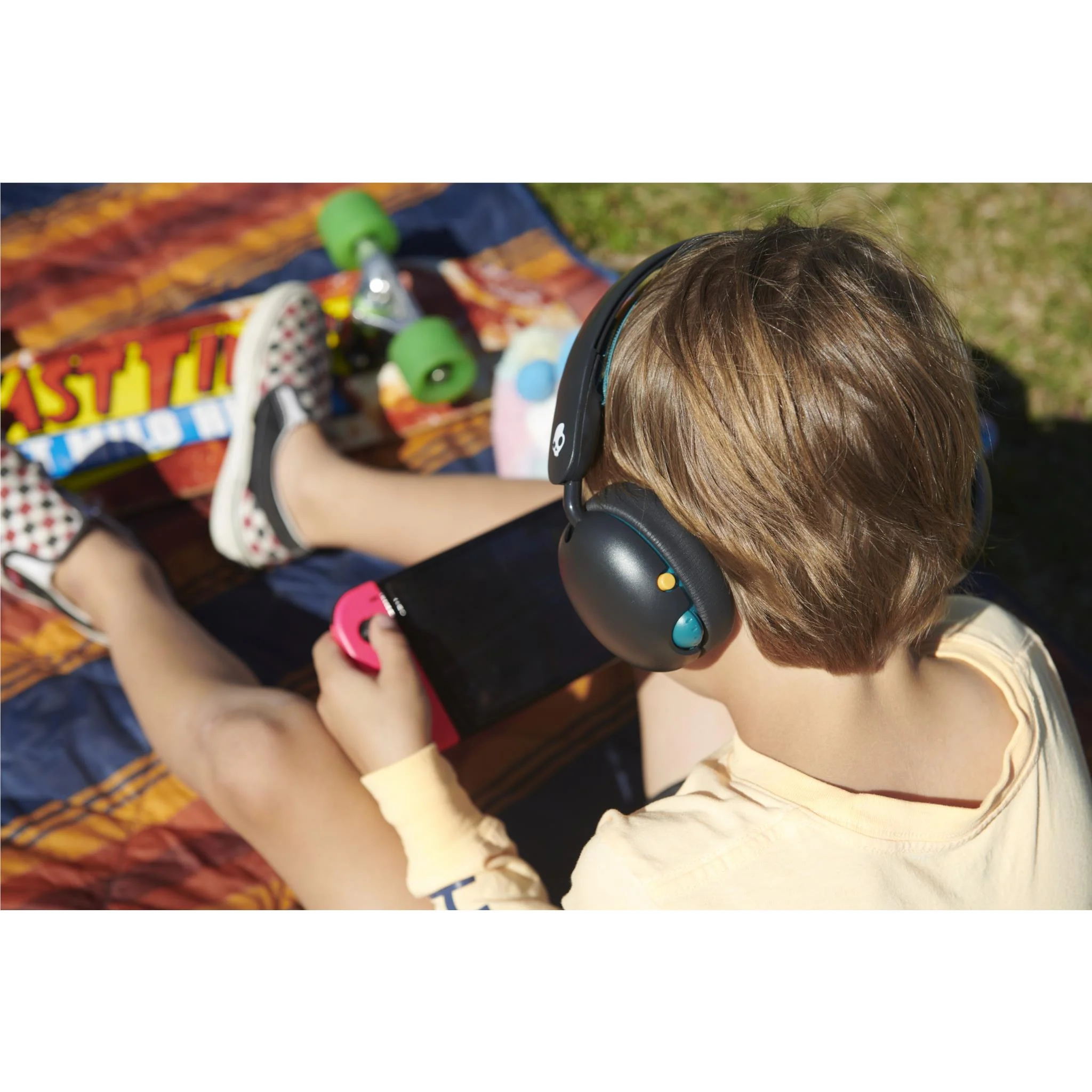 Skullcandy Grom Wireless Kids Headphones (Black) - Image 7