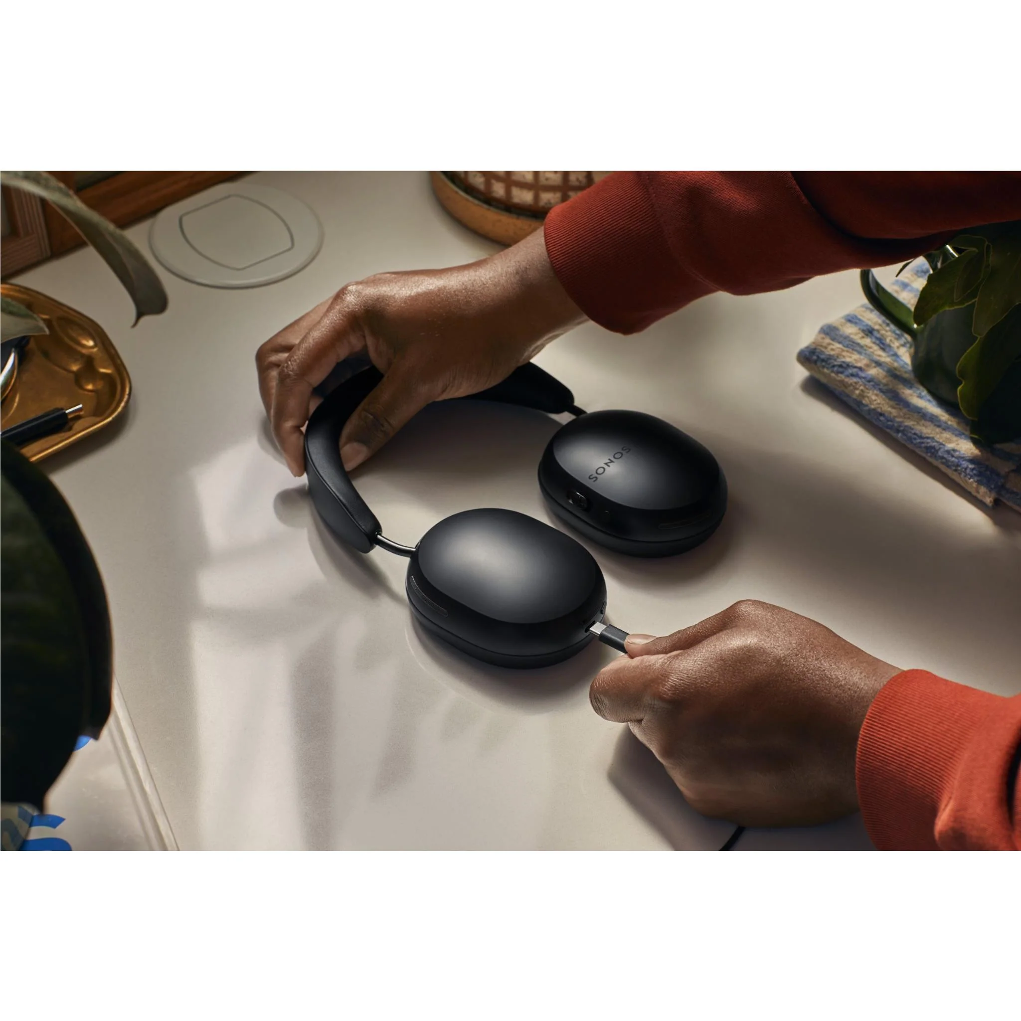 Sonos Ace Active Noise Cancelling Over-Ear Headphones (Black) - Image 10