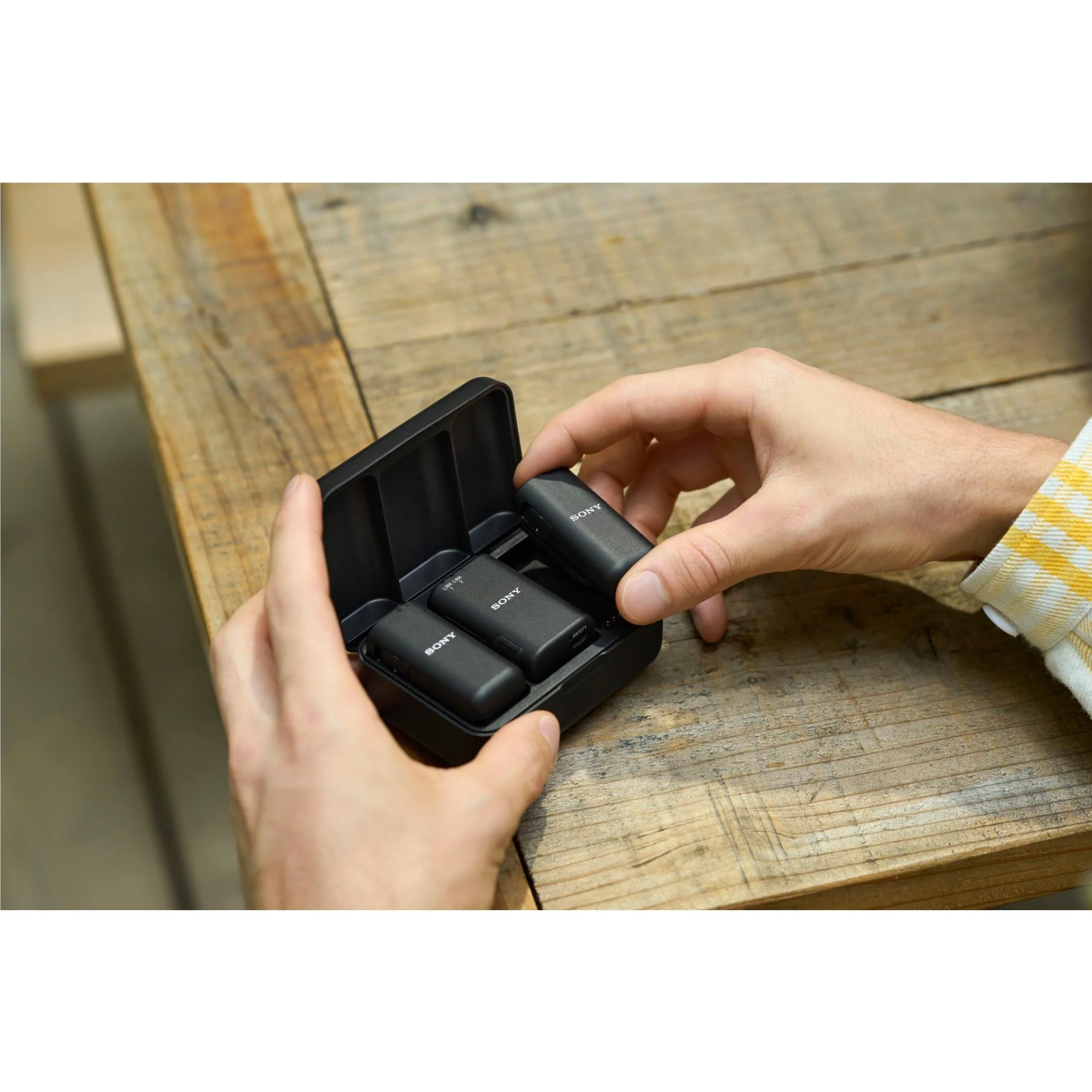 Sony ECMW3 Wireless Dual Microphone Kit with Charging Case - Image 11