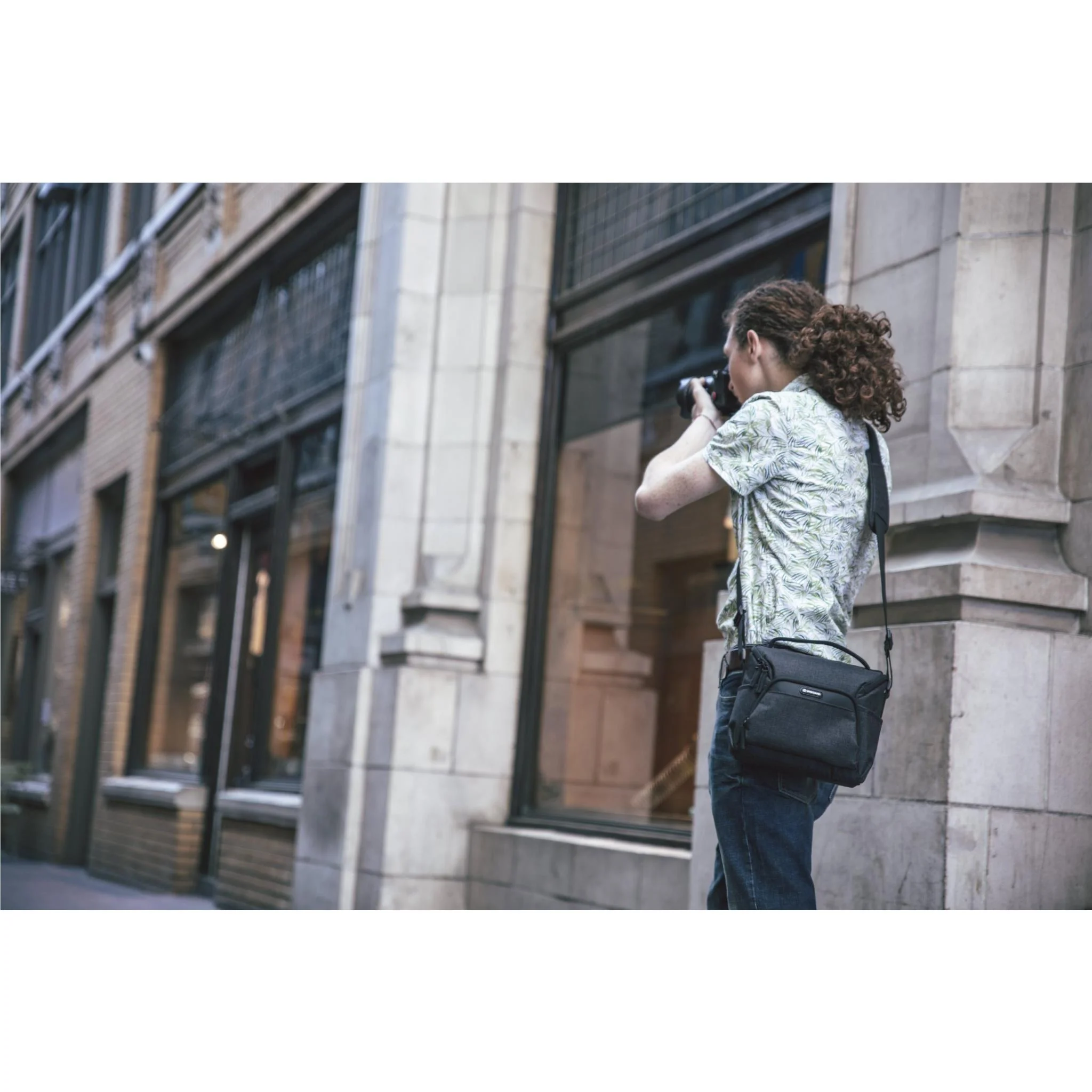 Vanguard Vesta Aspire 21 Shoulder Bag (Grey) [Medium] - Image 11