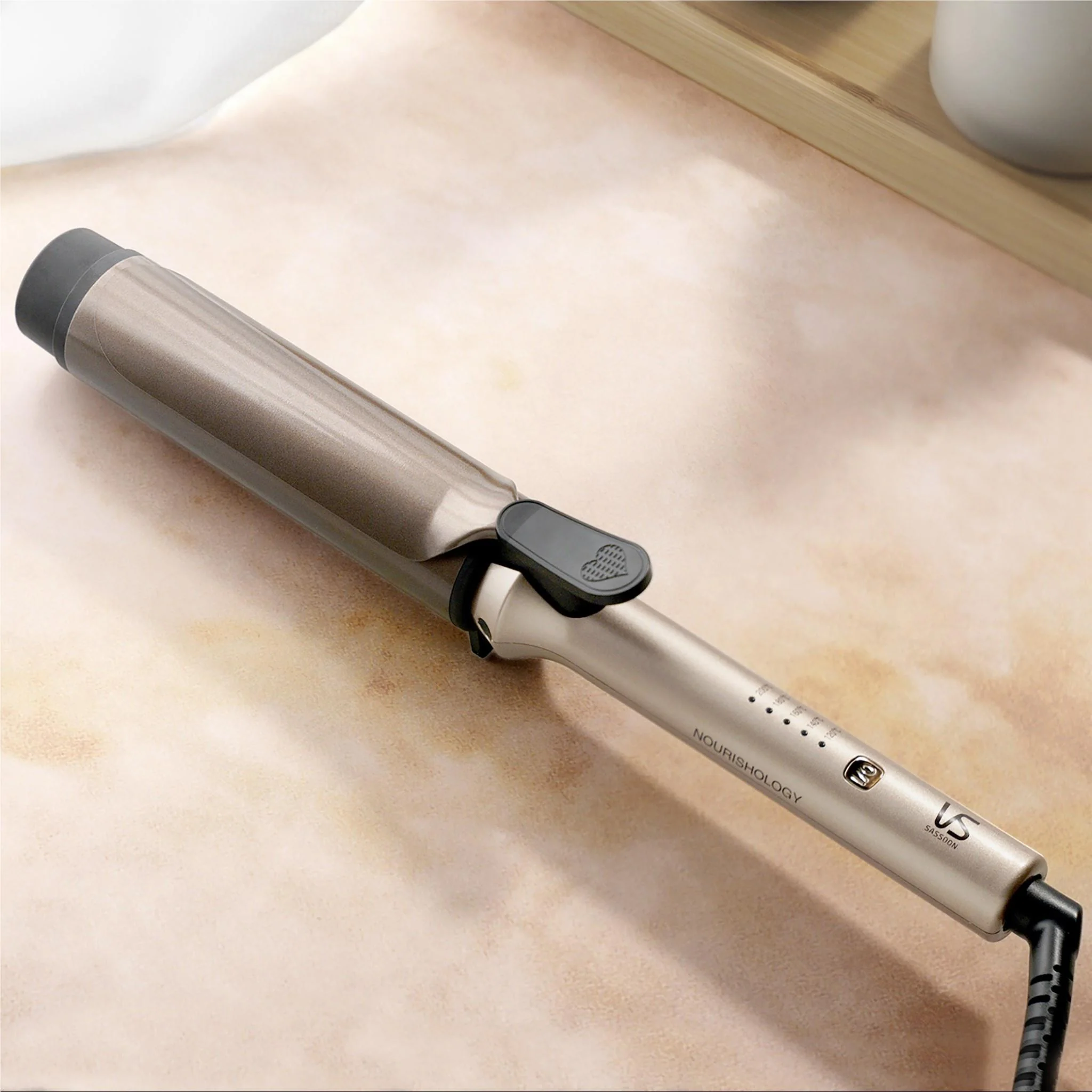 VS Sassoon Nourishology 40mm Curler - Image 3