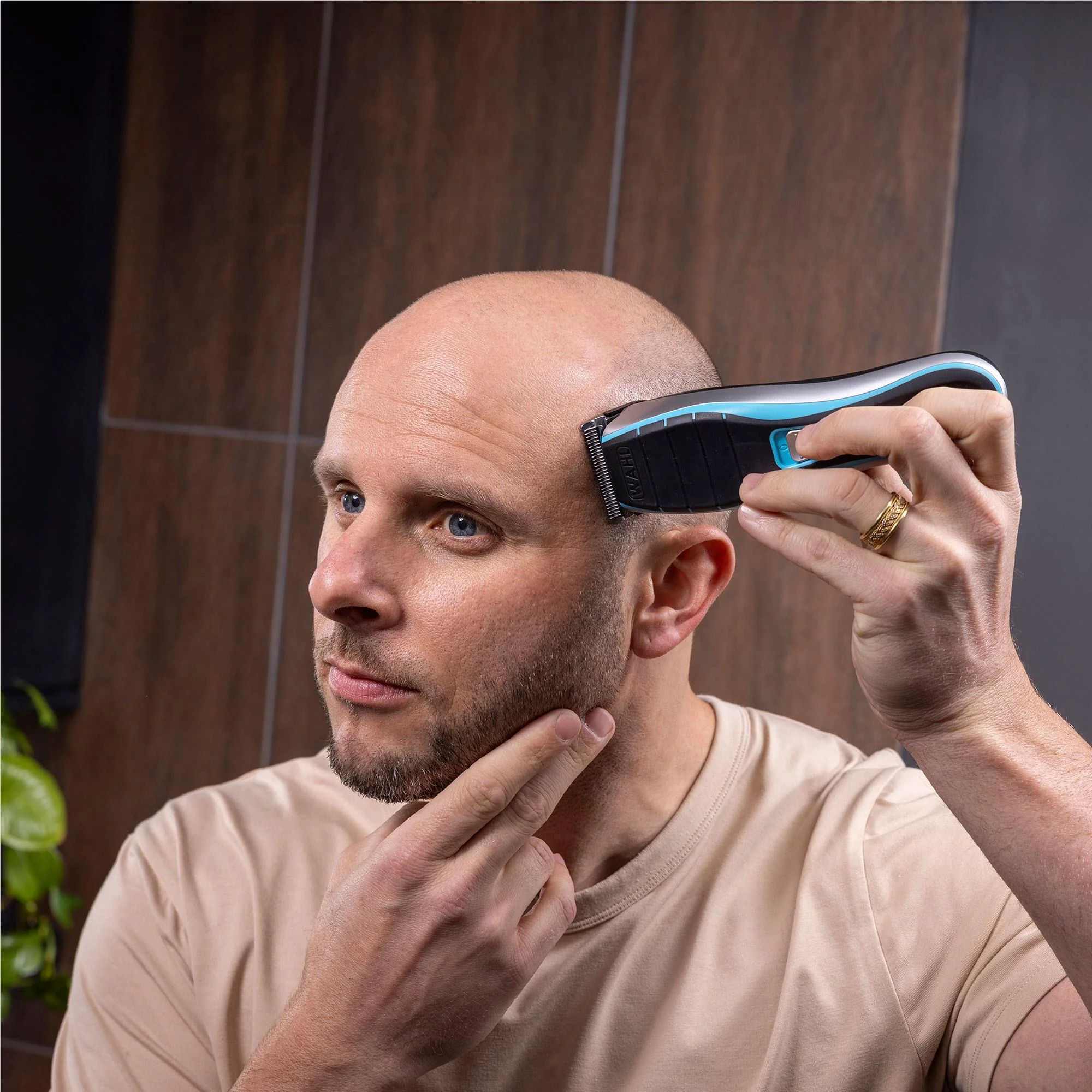 Wahl Clip & Smooth Cordless Clipper & Shaver - Image 5